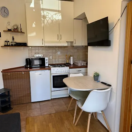 Petris - Private Parking - Self Check-in Apartament